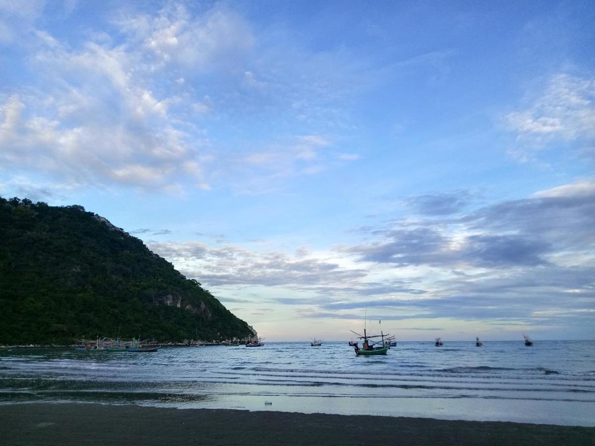 The Beach Boutique Resort Ban Pak Nam Pran Exteriör bild