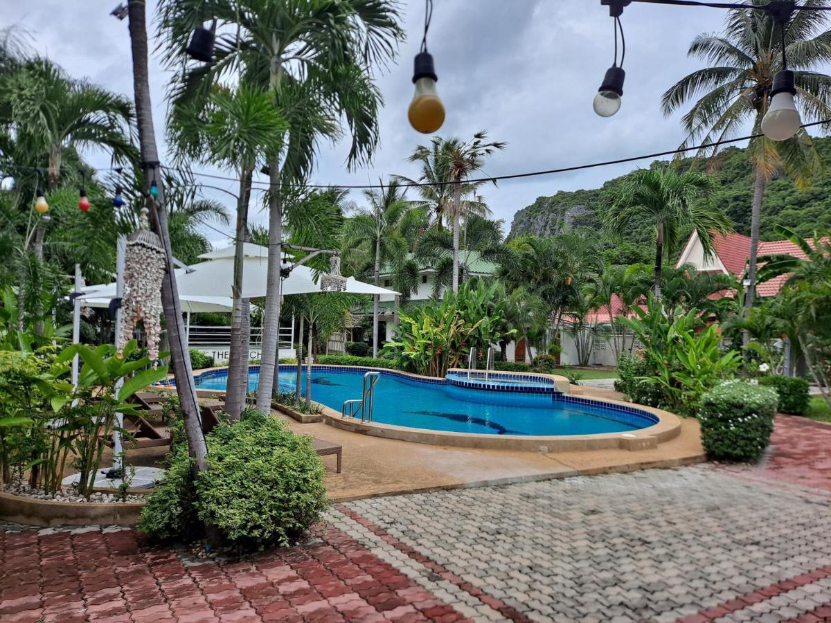 The Beach Boutique Resort Ban Pak Nam Pran Exteriör bild