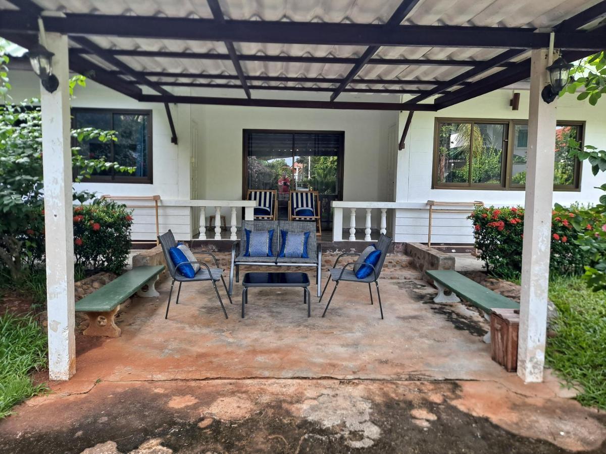 The Beach Boutique Resort Ban Pak Nam Pran Exteriör bild