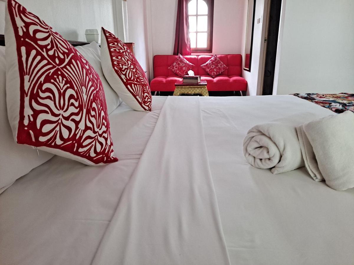 The Beach Boutique Resort Ban Pak Nam Pran Exteriör bild