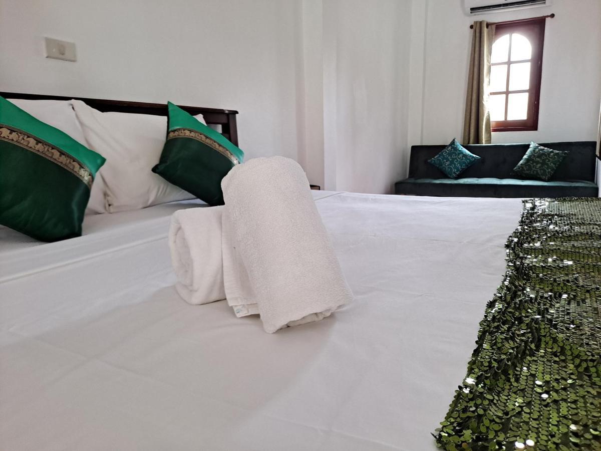 The Beach Boutique Resort Ban Pak Nam Pran Exteriör bild